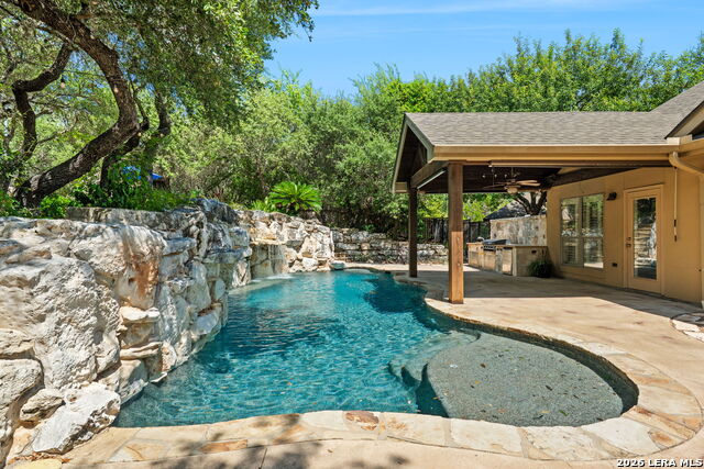 8255 Colonial Woods Property Photo 7