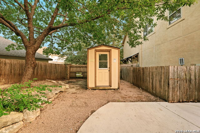 8255 Colonial Woods Property Photo 42