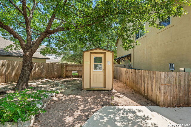 8255 Colonial Woods Property Photo 56