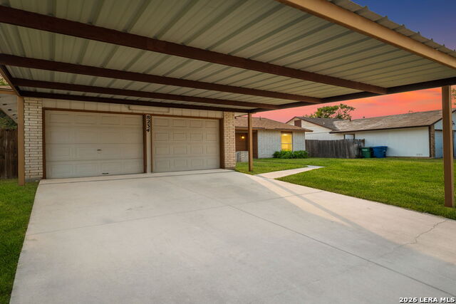 8234 Meadow Sun St Property Photo 4