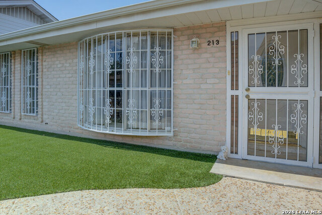 213 Fenwick Property Photo 4