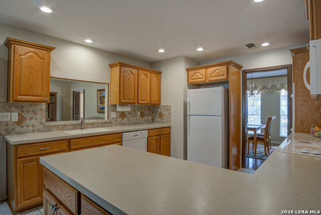 213 Fenwick Property Photo 17