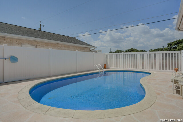 213 Fenwick Property Photo 31