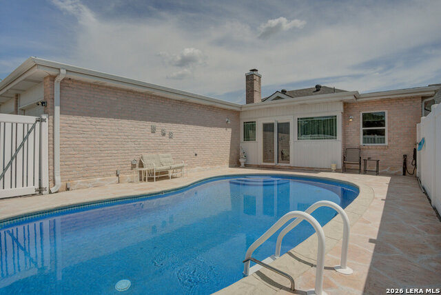 213 Fenwick Property Photo 33