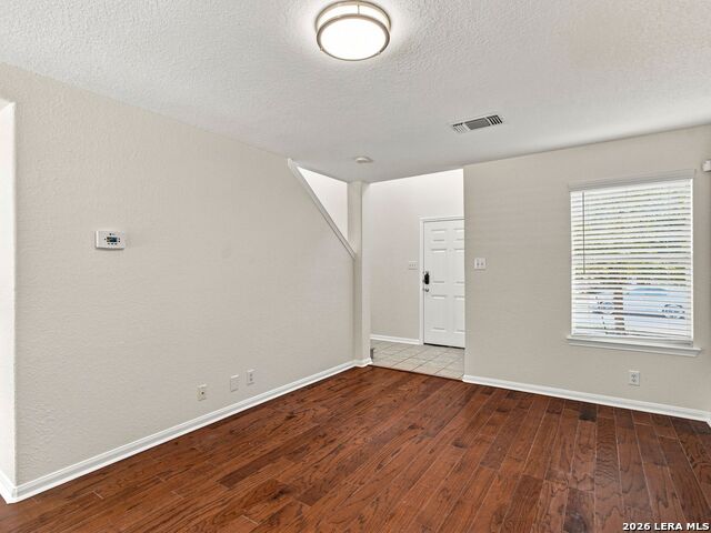 5512 Saffron Way Property Photo 4