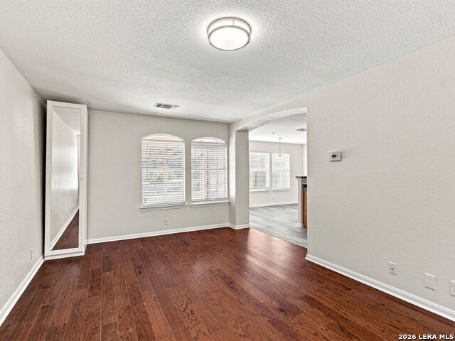 5512 Saffron Way Property Photo 7