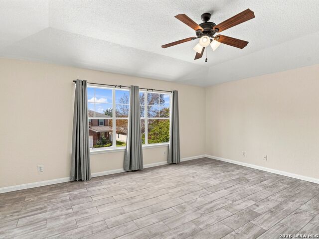 5512 Saffron Way Property Photo 20
