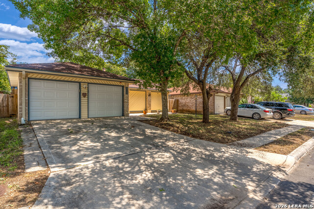 9715 Woodland Hls Property Photo 3