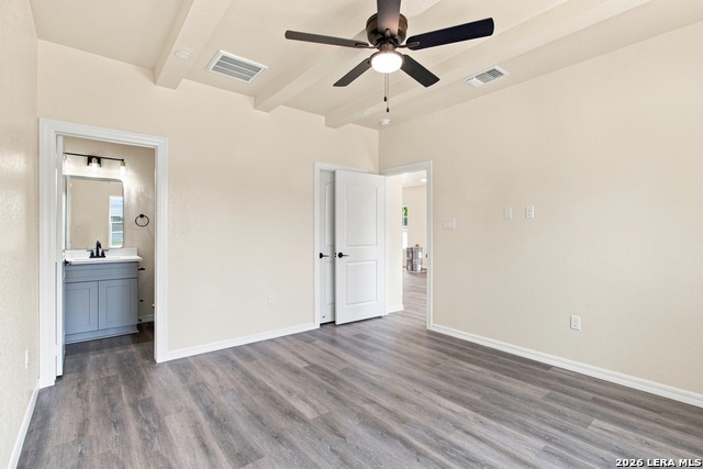 535 Greer St Property Photo 14
