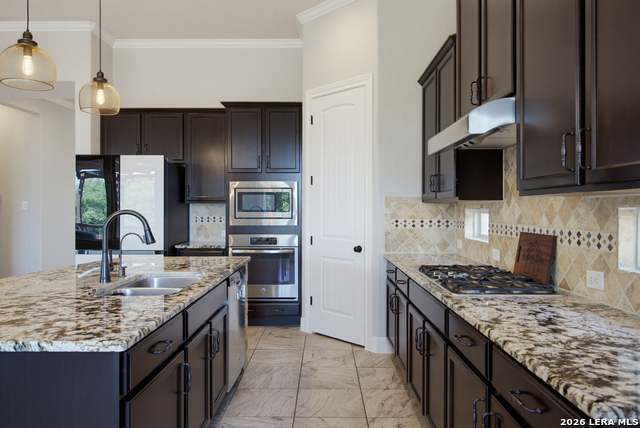 12135 Upton Park Property Photo 5