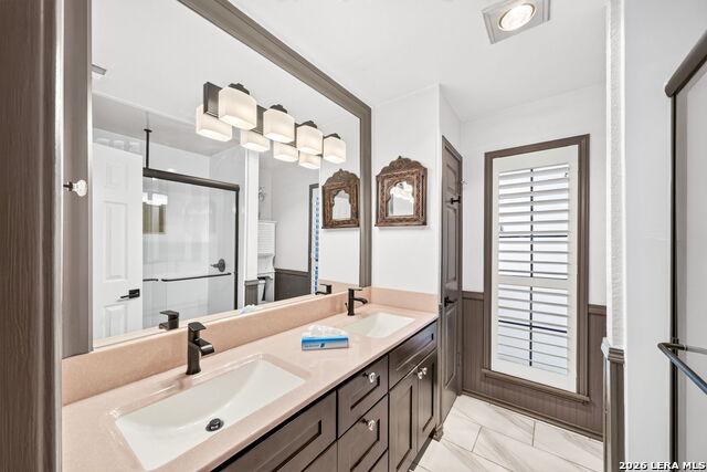 12446 Starcrest Dr Property Photo 4