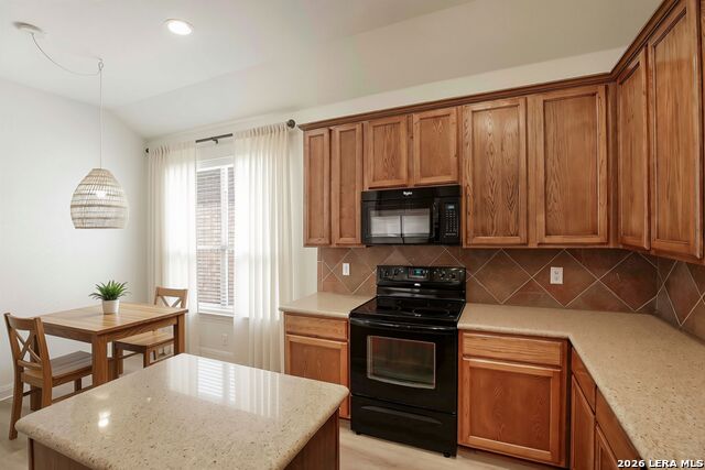 5718 Thunder Oaks Property Photo 15