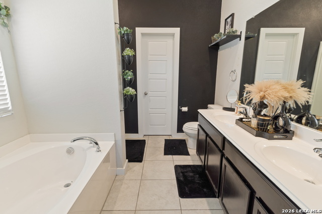 6918 Shiraz Way Property Photo 14