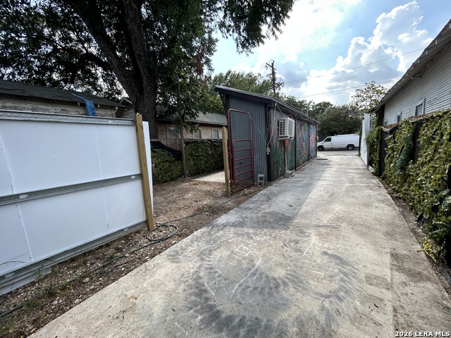424 N Chupaderas Property Photo 11