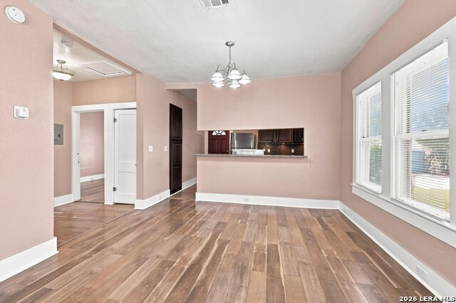 506 E Whittier St Property Photo 8
