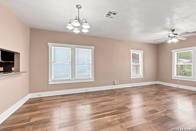 506 E Whittier St Property Photo 9