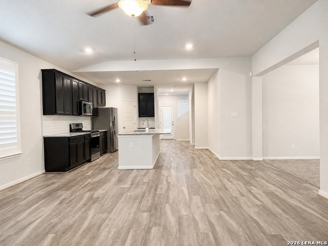 11515 Bakersfield Pass Property Photo 3