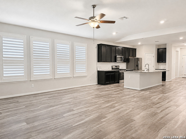 11515 Bakersfield Pass Property Photo 4