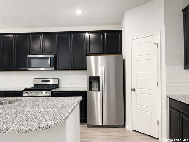 11515 Bakersfield Pass Property Photo 6