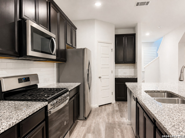 11515 Bakersfield Pass Property Photo 8