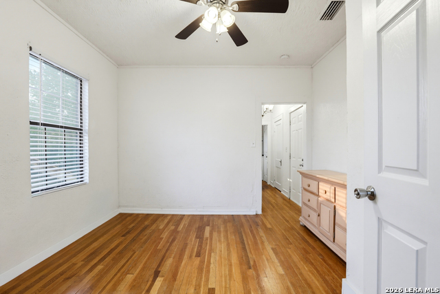 1025 W Craig Pl Property Photo 3