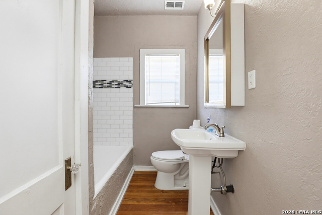 1025 W Craig Pl Property Photo 5