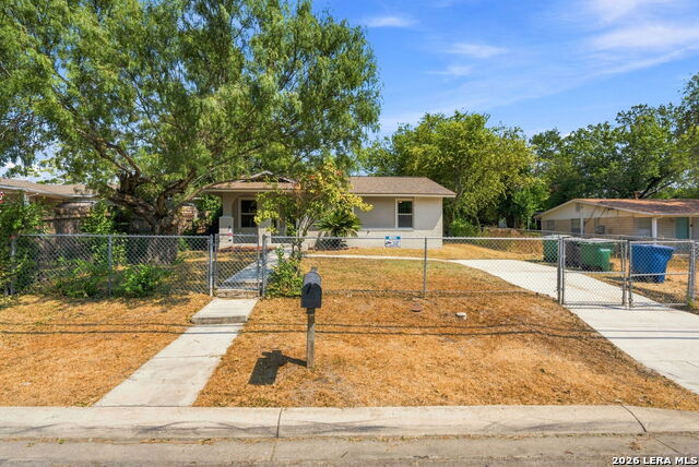 4903 Hemphill Dr Property Photo 3