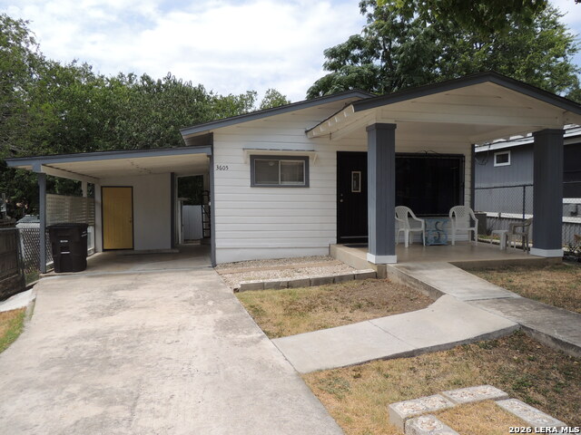 3605 S Olive St Property Photo 1
