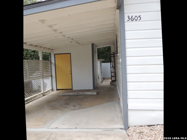 3605 S Olive St Property Photo 3