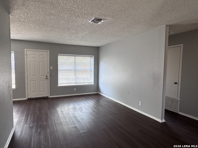 1035 Cloverbrook St Property Photo 2