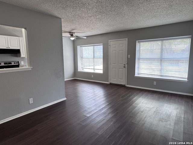 1035 Cloverbrook St Property Photo 3