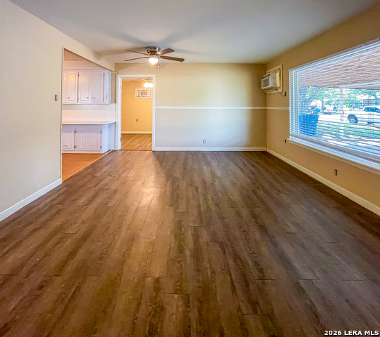 1512 E Bowie St Property Photo 3