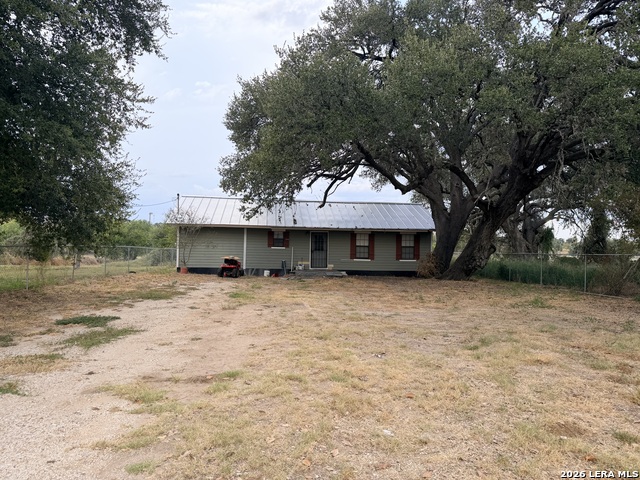 1008 N Main St Property Photo 2