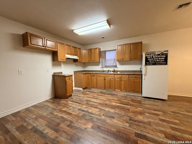 1008 N Main St Property Photo 11