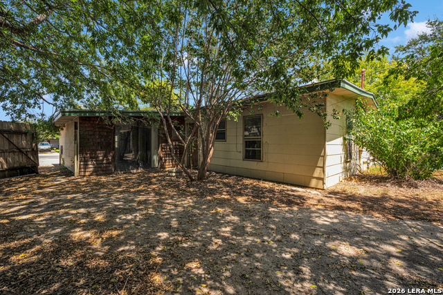 430 Lanier Property Photo 4