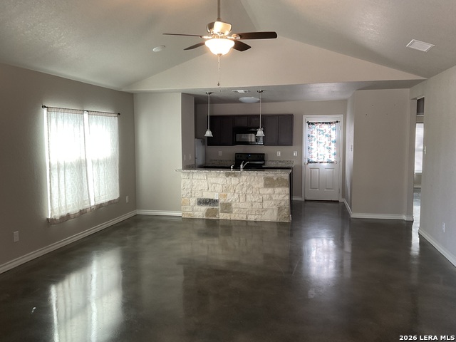 578 Misty Gln Property Photo 3