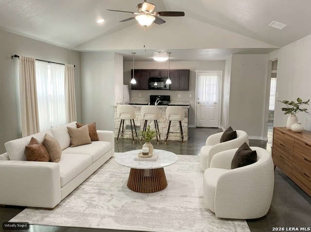 578 Misty Gln Property Photo 4