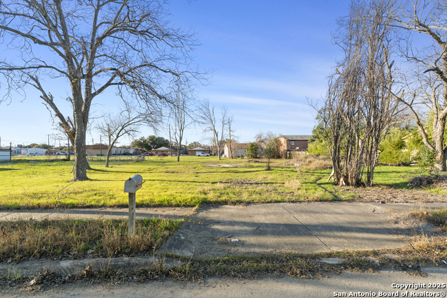 217 E Lindbergh Blvd Property Photo 1