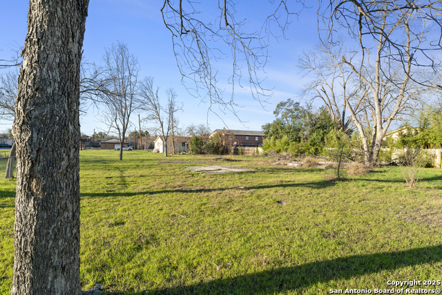 217 E Lindbergh Blvd Property Photo 2
