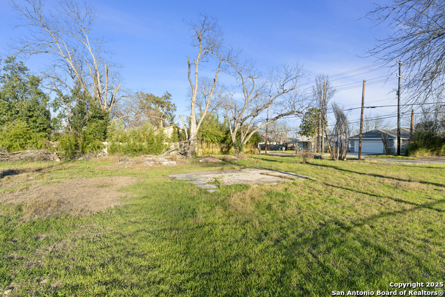 217 E Lindbergh Blvd Property Photo 3