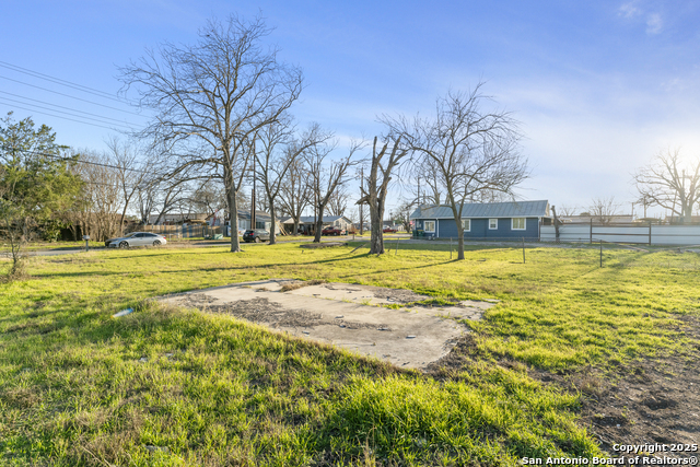 217 E Lindbergh Blvd Property Photo 4