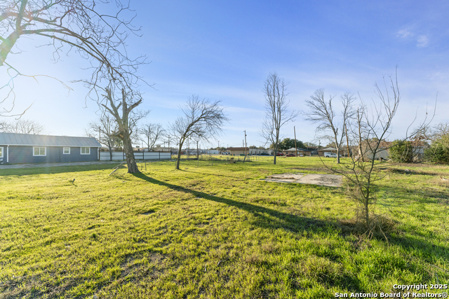 217 E Lindbergh Blvd Property Photo 5