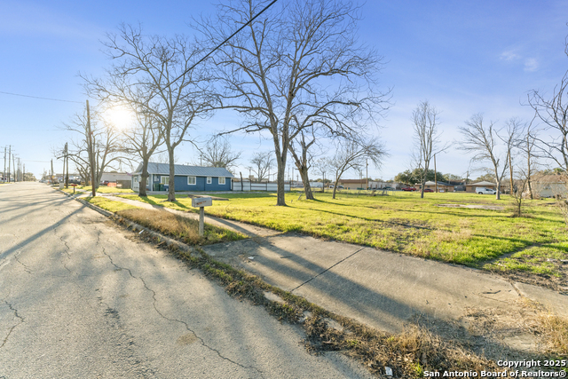 217 E Lindbergh Blvd Property Photo 6