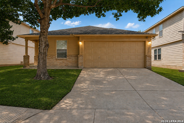 7915 Oak Pointe Property Photo 2