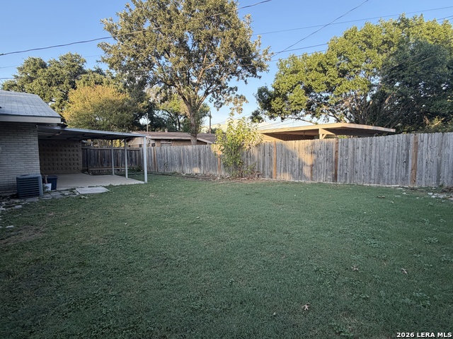 8426 Laurelhurst Dr Property Photo 3