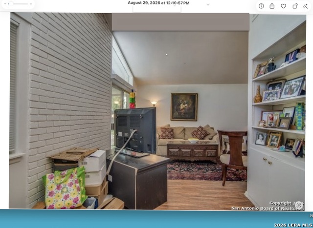 8426 Laurelhurst Dr Property Photo 8