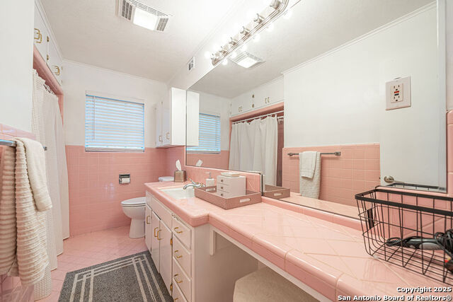 100 Kings Property Photo 29