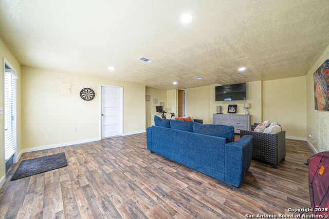 100 Kings Property Photo 34