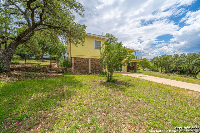 100 Kings Property Photo 42