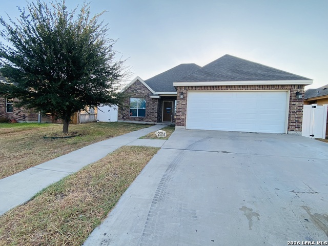 2714 Oak Manor Dr Property Photo 2